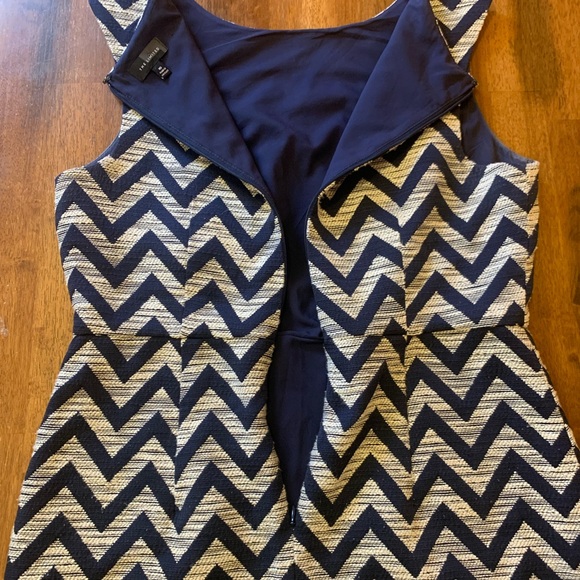 The Limited dress Size 10 Navy Blue & White Chevron pattern Sleeveless Classic - Picture 5 of 7
